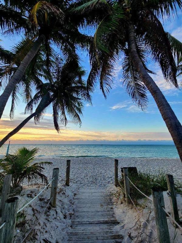 Beautifully Renovated Summer Of 2020 Come And Enjoy This Lovely Unit Key West Exterior photo